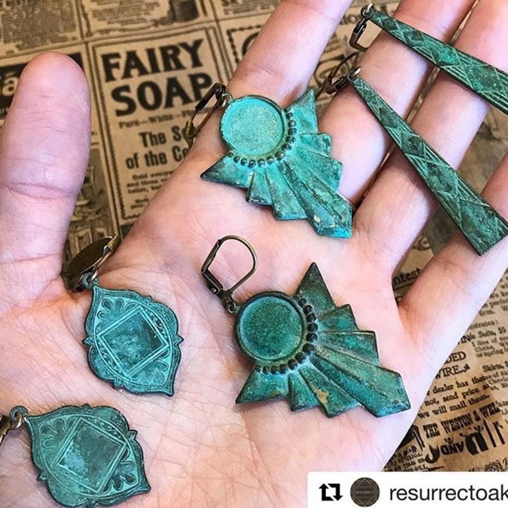 Rustic Abstract Arrowhead Shaped Earring - Picture 2 of 5